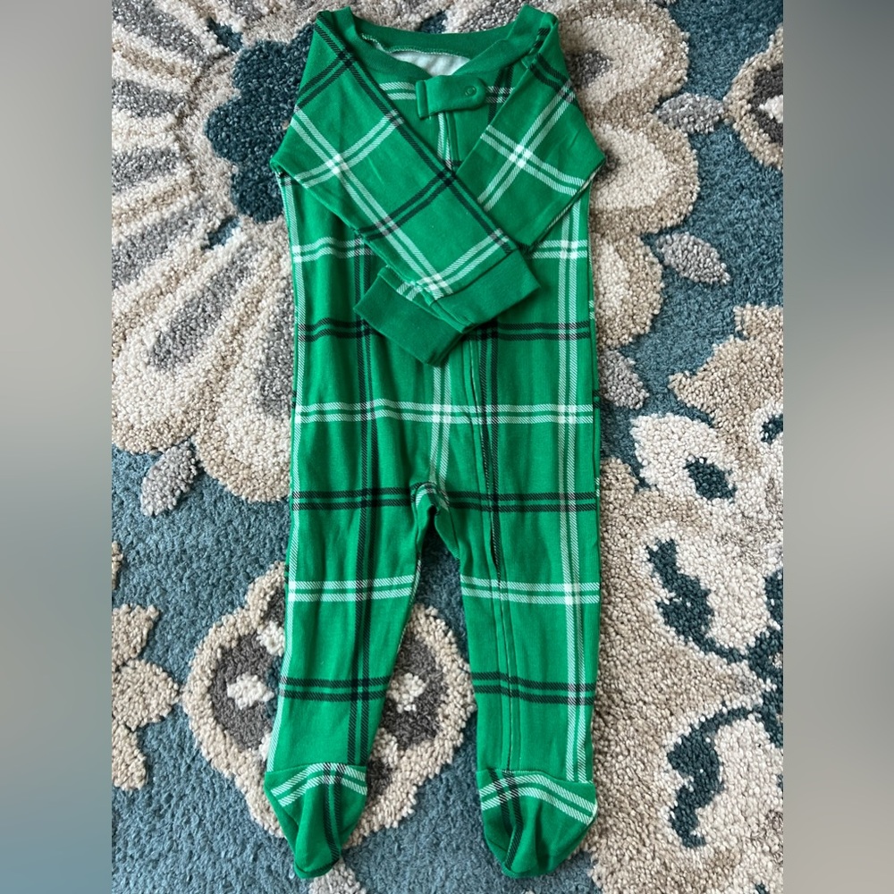 Baby clothes/ sleeper